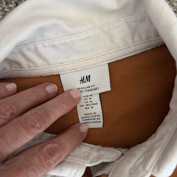 Unisex H & M Oversized Cotton Rugby Shirt in a Size M - PTP 22" - Picture 3 of 6
